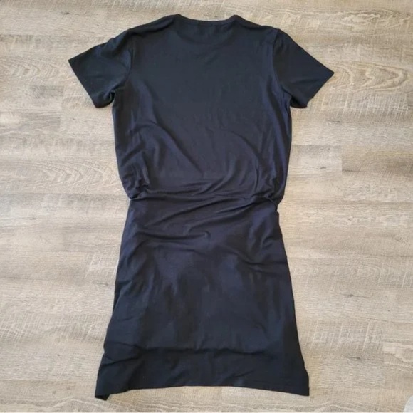 Aritzia tshirt mini dress black extra small wrap stretchy - Picture 2 of 8